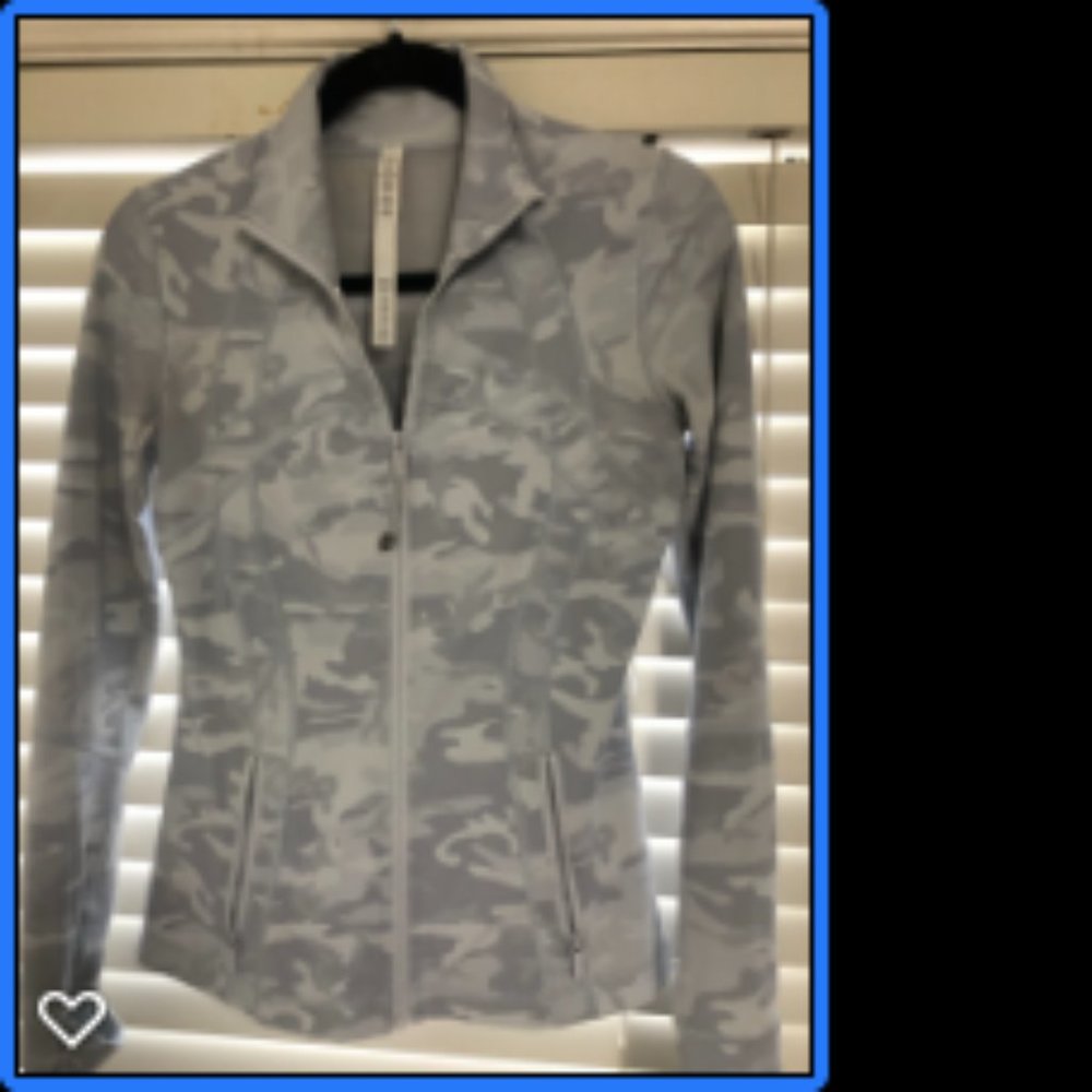 Lululemon White& Light Blue Camo jacket Size 6